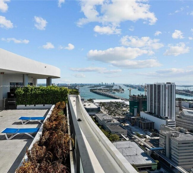 Foto del edificio - 1600 NE 1st Ave