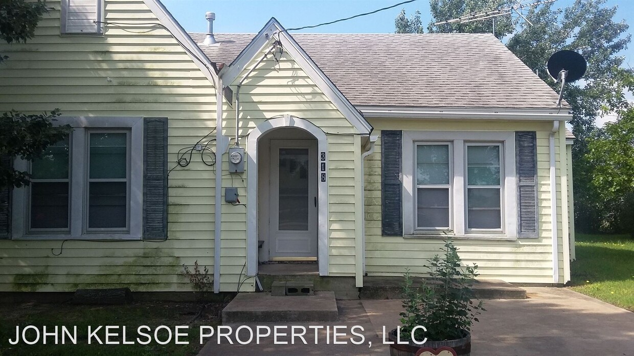 Primary Photo - 3 br, 1 bath House - 318 E Huffman