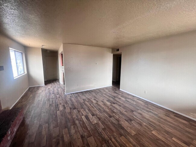 Building Photo - 301 Dunes Pl SE