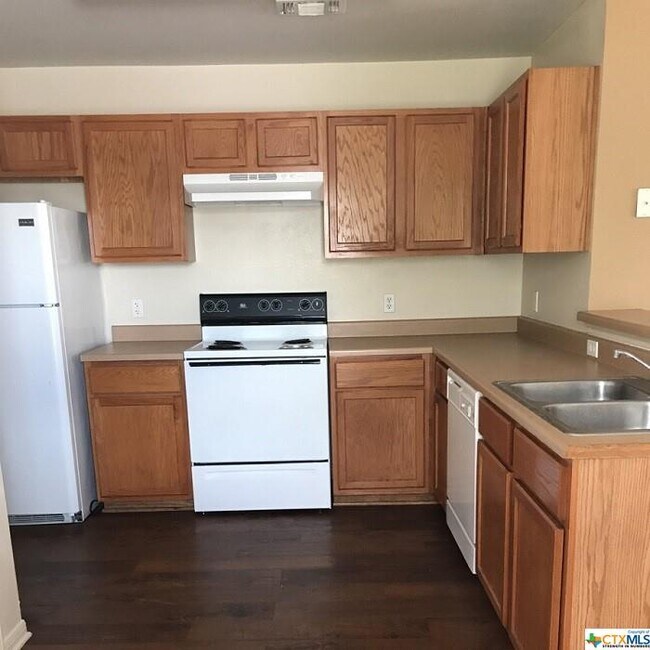 Foto del edificio - 602 N Main St