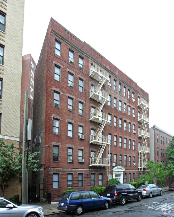 Building Photo - 214 Sterling Pl