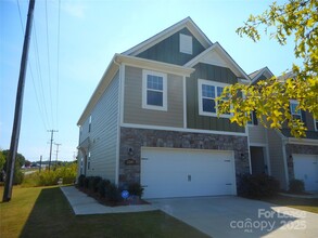 Building Photo - 5207 Maynard Hl Dr