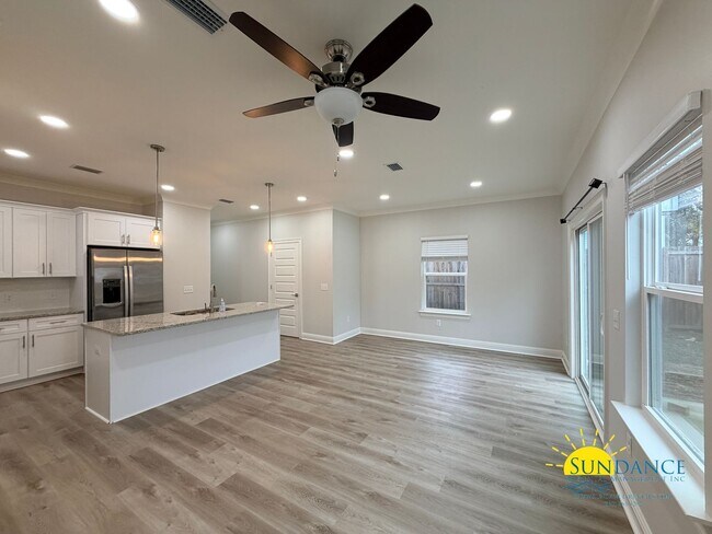 Foto del edificio - Brand-New 3 Bedroom Townhome in Fort Walton Beach!