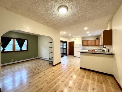 Building Photo - 569 Main St