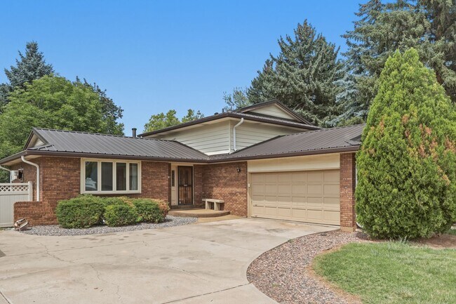 Photo - 7573 Lee Dr House