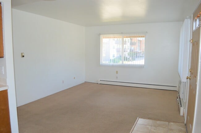 Building Photo - 4955 Moorhead Ave