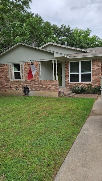 Photo - 2017 Shawnee St House