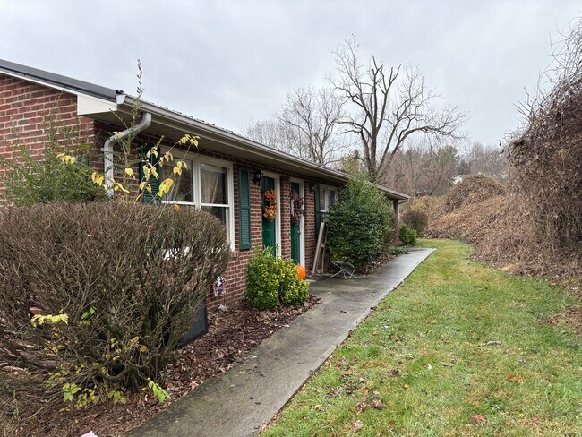 Foto del edificio - 812 E Maple St