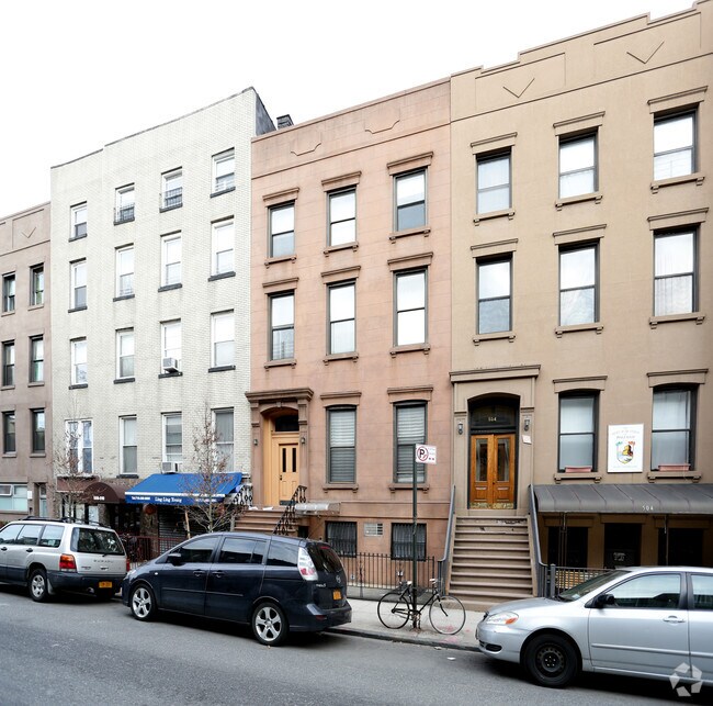Building Photo - 506 Henry St