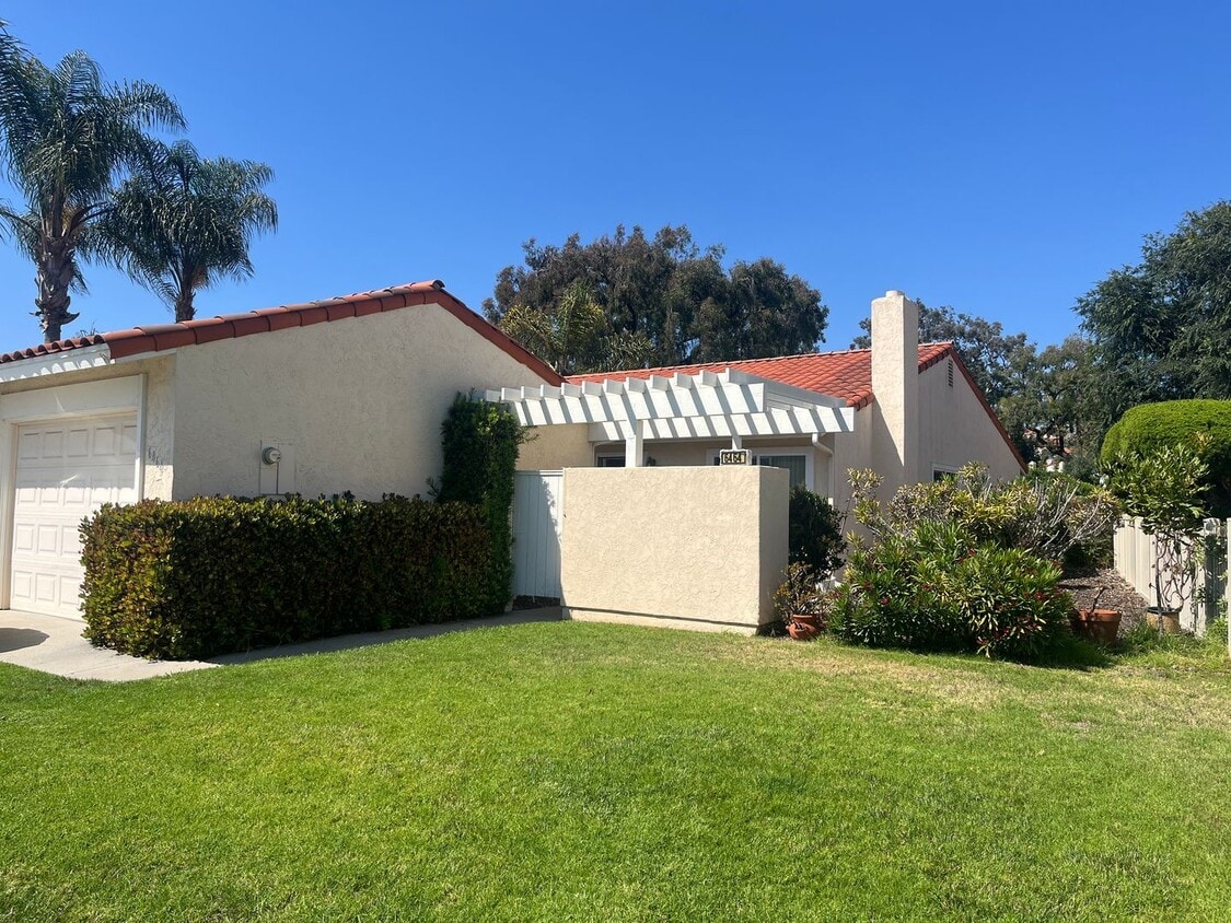 Primary Photo - 2+bd/1ba Single Story Duplex Minutes Drive...