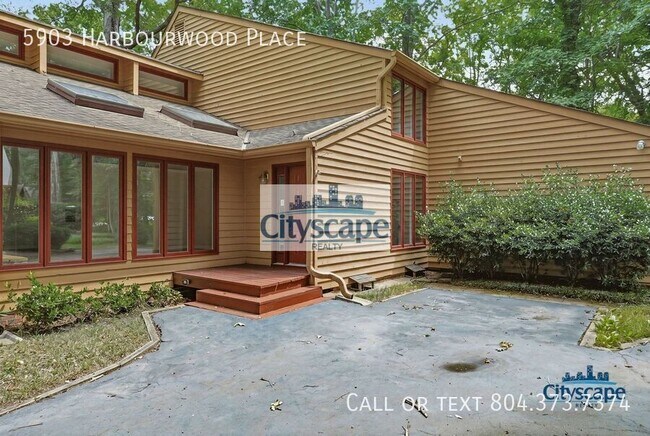 Foto del edificio - 5903 Harbourwood Pl