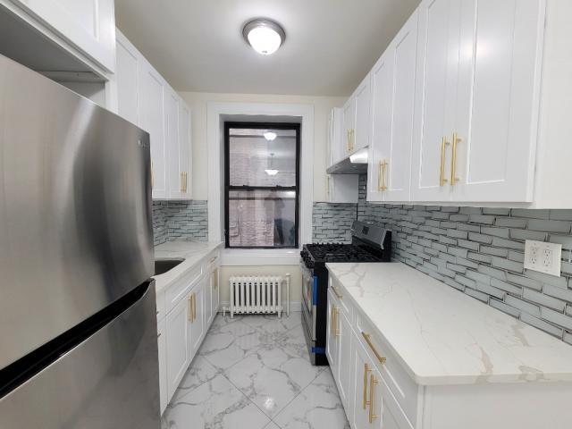 Foto principal - 1 bedroom in ASTORIA NY 11103