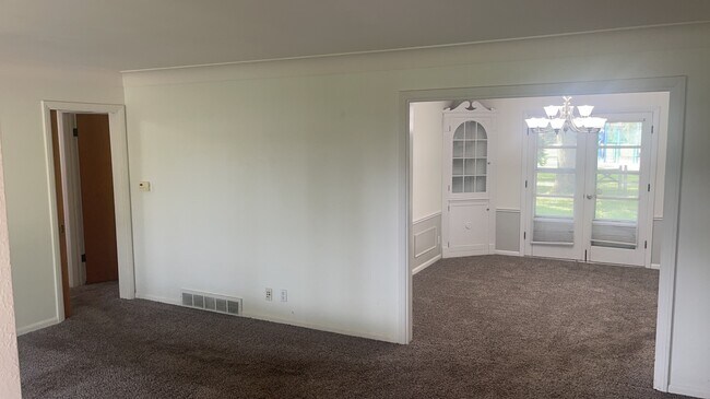 Building Photo - 3078 Escott Ave