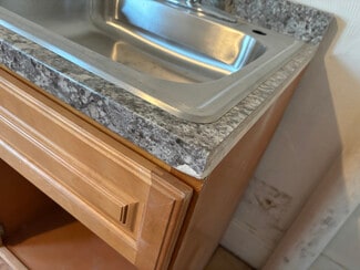 Building Photo - x11 E Coulter St