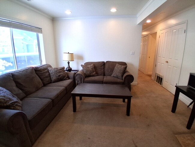 Foto del edificio - 1533 Riverside Ave