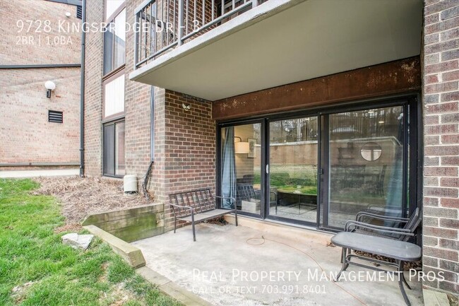 Foto del edificio - Stunning, Sun-Lit, Walkout LVL Patio Condo!