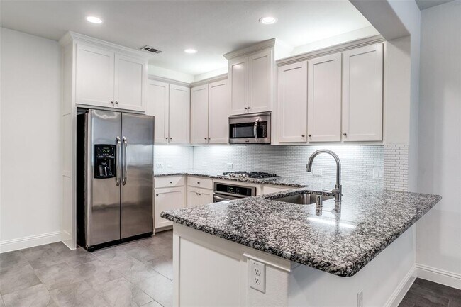 Foto del edificio - 7417 Chief Spotted Tail Dr