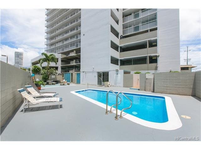 Swimming Pool & BBQ Area - 2542 Date St