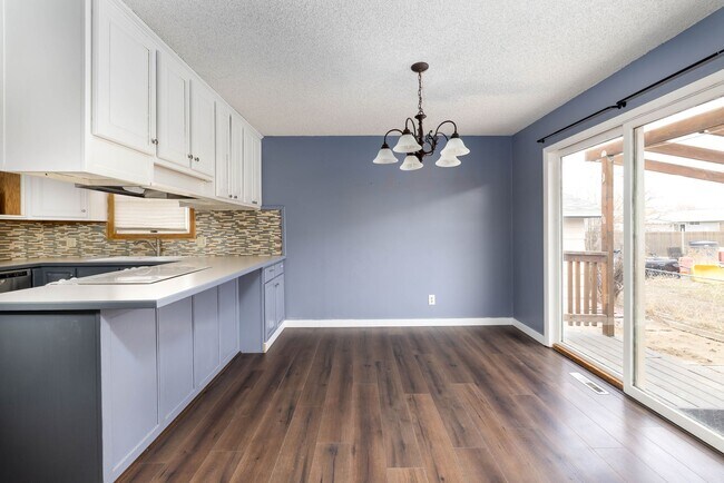 Foto del edificio - Large updated 4 bedroom 3 bath home in Laurel