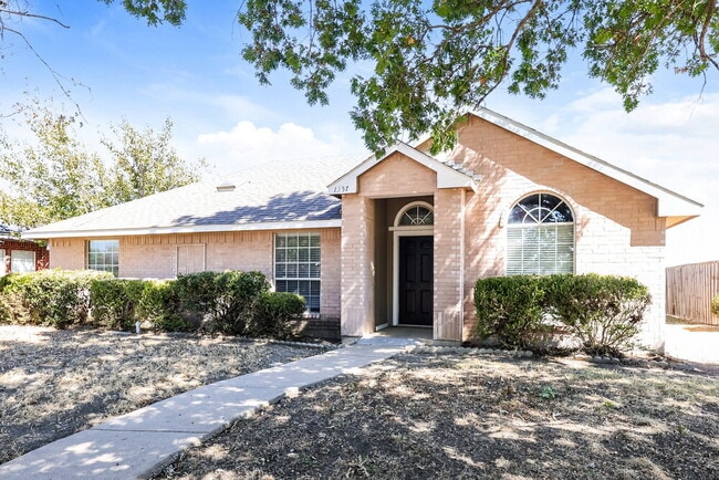 Building Photo - 1357 Meadow Creek Dr