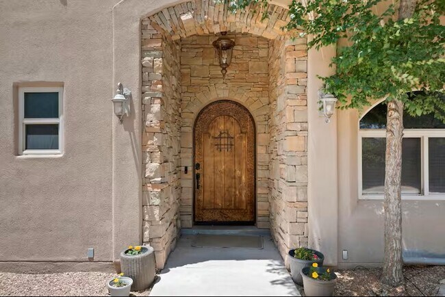 Foto del edificio - 2409 Rice Ave NW