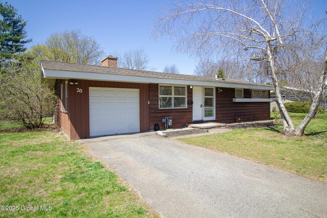 Building Photo - 20 Knadler Dr