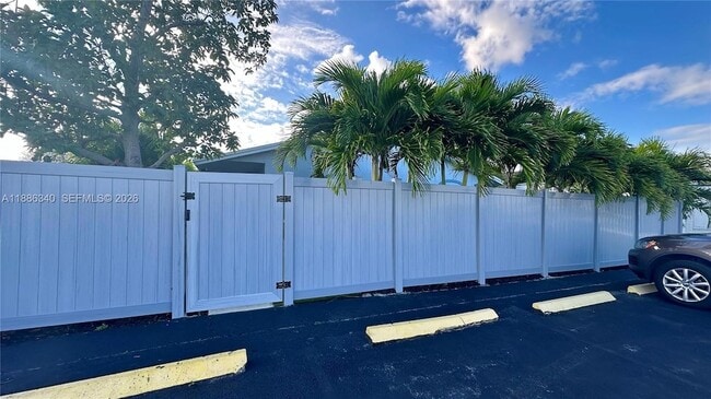 Photo - 1109 NE 6th Ave Apartment