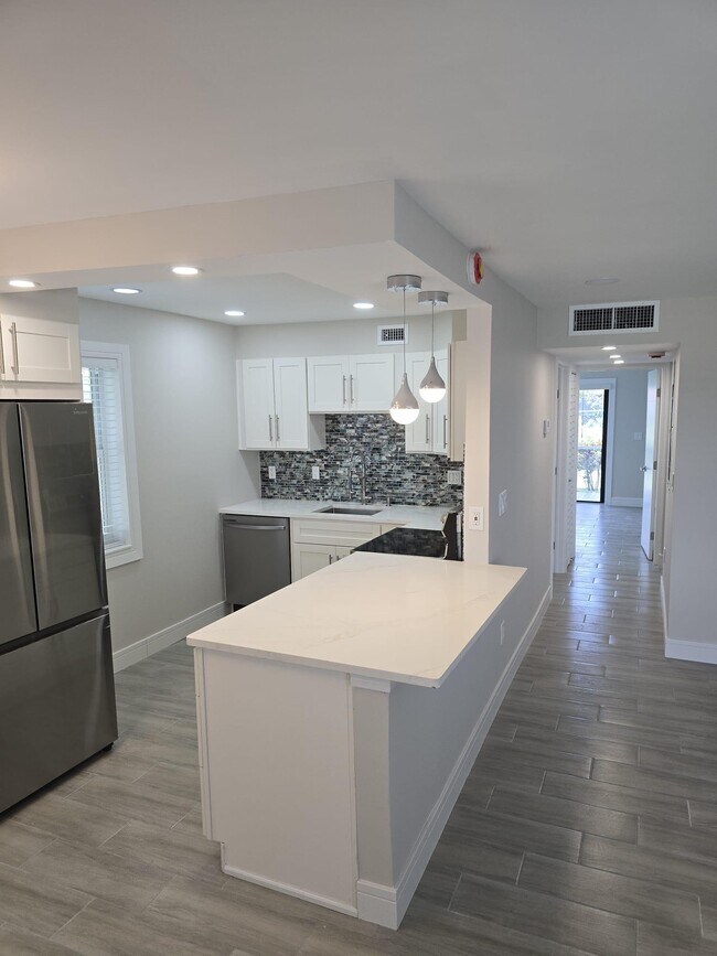 Foto del edificio - 215 Normandy Ln