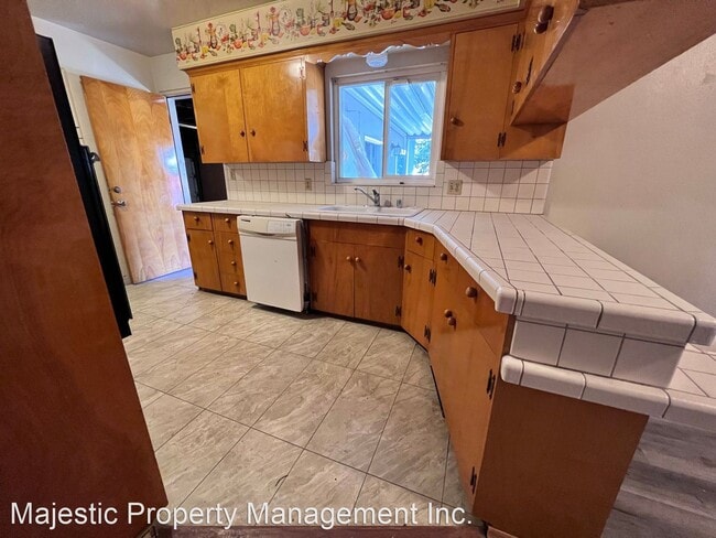 Building Photo - 3 br, 2 bath House - 66 W Alpine Ave