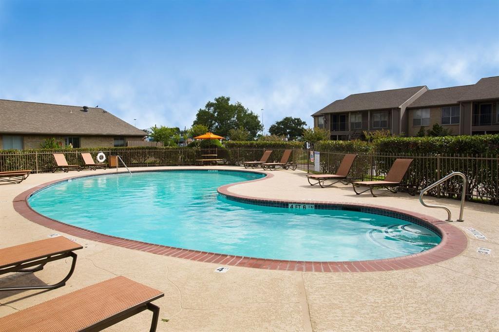 Foto principal - 7950 Bellfort St