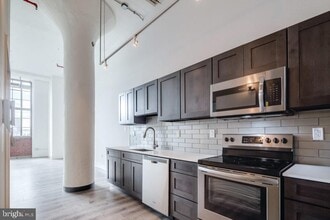 Building Photo - 720 N 5th St