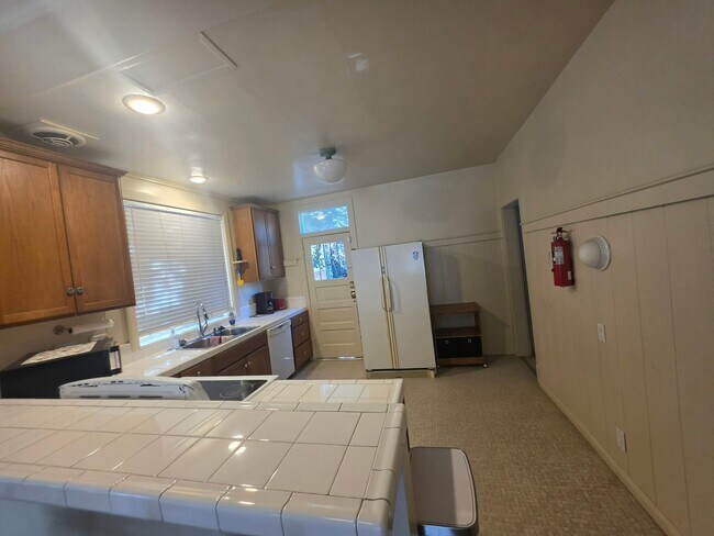 Foto del edificio - 411 E 7th St