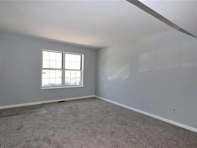 Building Photo - 41 Woodlake Ct