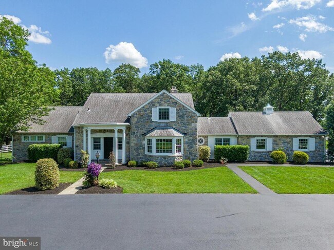 Building Photo - 558 Brownsville Rd