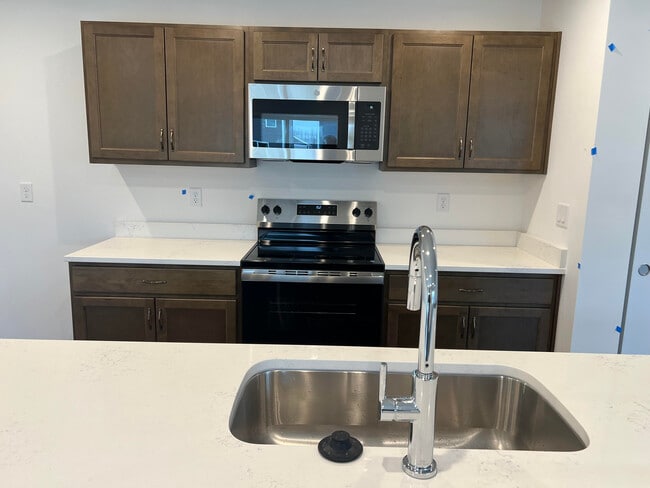 Kitchen - 2075 Barleybrook St Townhome