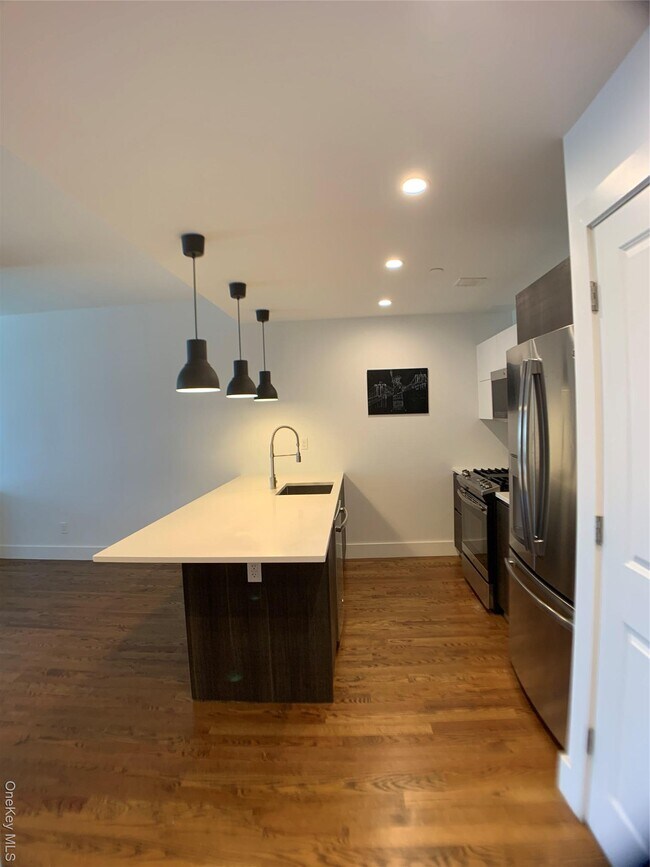 Foto del edificio - 109-19 72nd Rd