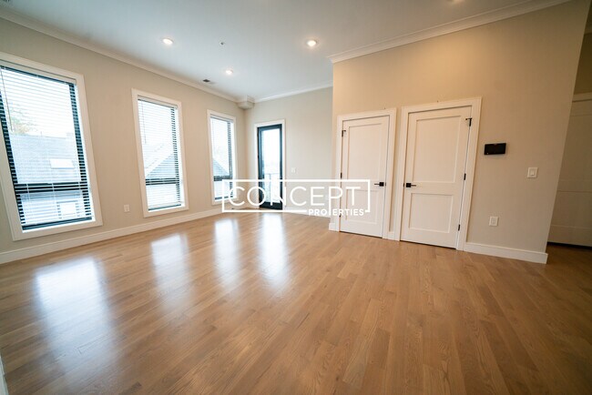 Building Photo - 16-18 Highgate St. Unit 303