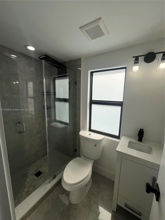 Building Photo - 638 SW 21st Ave