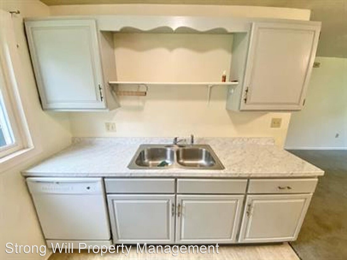 Primary Photo - 2 br, 1.5 bath House - 8 Timber Lane - Uni...
