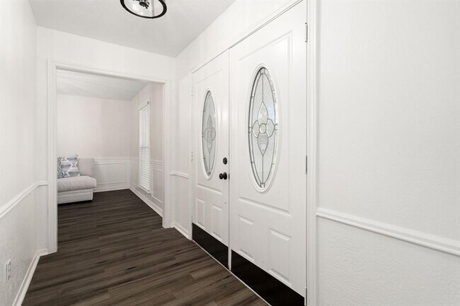 Foto del edificio - 114 Lakeway St