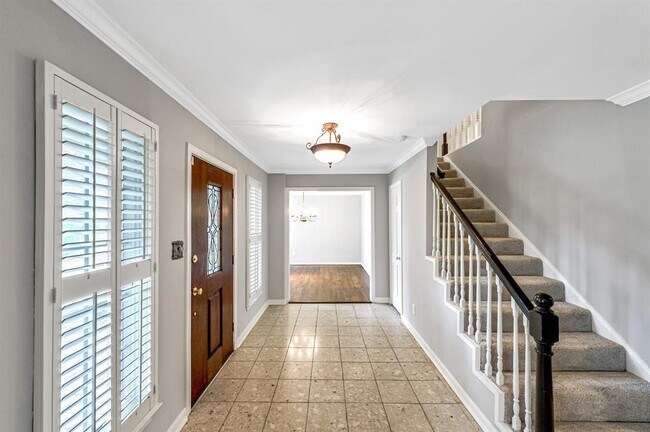 Building Photo - 12703 Pebblebrook Dr