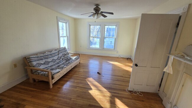 Building Photo - 49 S Spring St