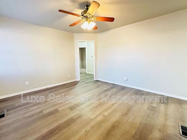 Foto del edificio - 108 NE 9th St