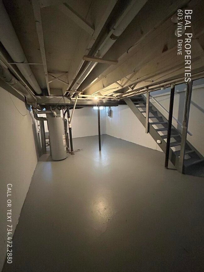 Building Photo - 603 Villa Dr