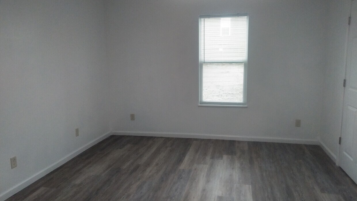 Building Photo - 513 Cherry St