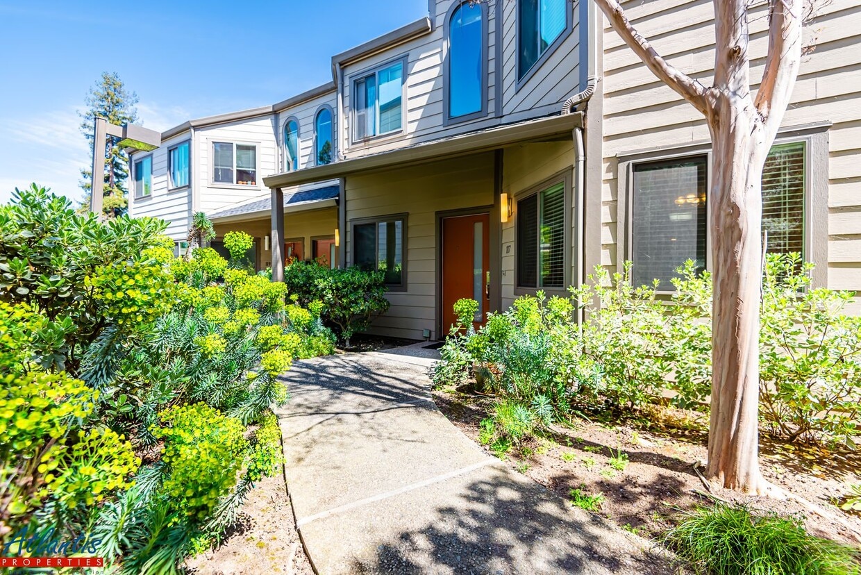 Primary Photo - Lovely Townhouse | Private Outdoor Space