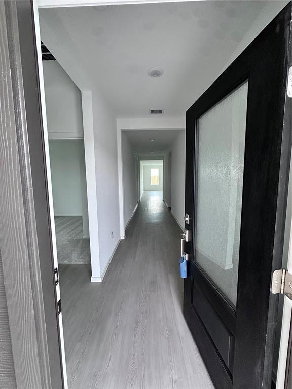Building Photo - 810 Heaven Dr