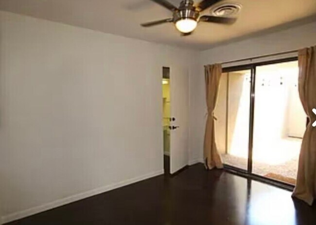 Building Photo - 1480 Palm Tree Dr