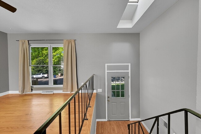 Building Photo - $2,795.00  - 4 Beds, 2 Baths, Single Famil...