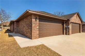 Building Photo - 324 Chalk Hill Ct